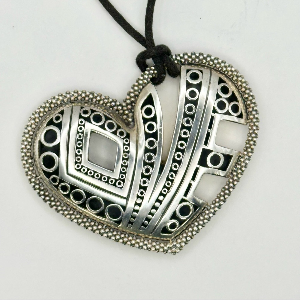 Lagos Caviar Silver Heart Pendant With Leather Cord Necklace RARE
